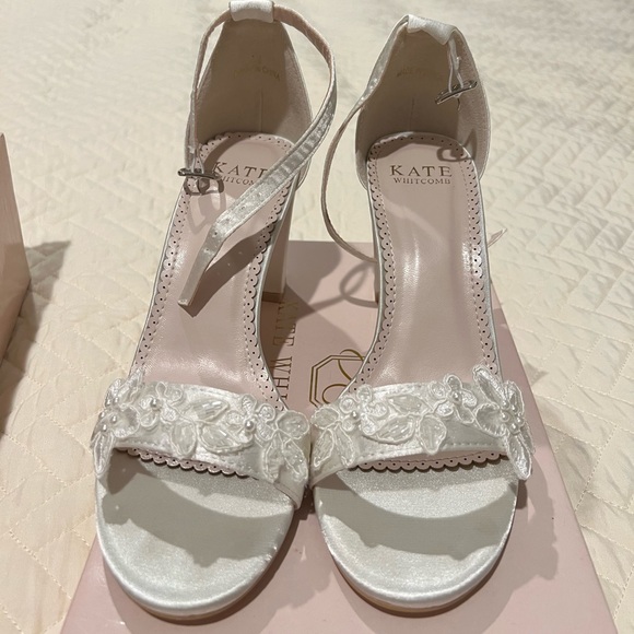 NEW Kate Whitcomb Lia Ivory Wedding Heels 🤍 3 inch lace bridal block heel ✨ - Picture 3 of 5